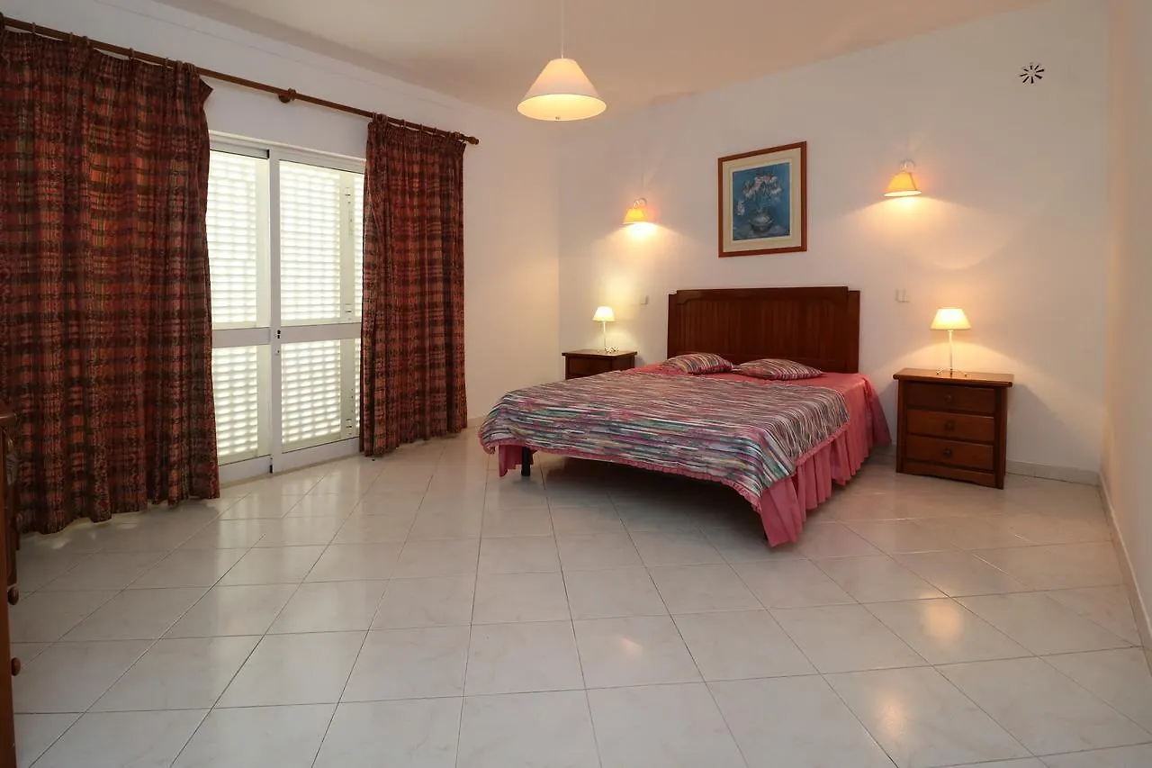 אלבופיירה Villa Goncalves 0*,  פורטוגל